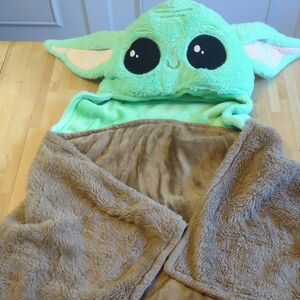 Cozy Star Wars Mandalorian Grogu Faux Fur Hooded Blanket